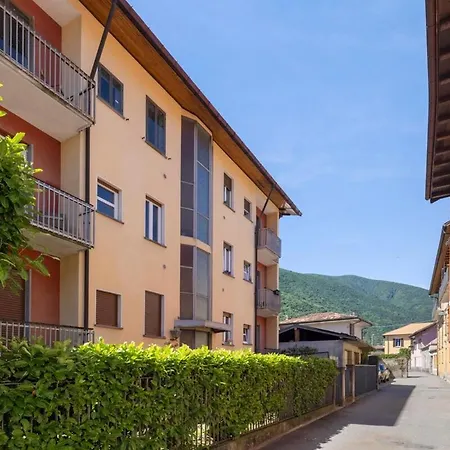 Maison Petrolini - Maggiore Estate By Ginin كانوبيو