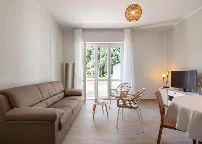 Maison Petrolini - Maggiore Estate By Ginin Daire *